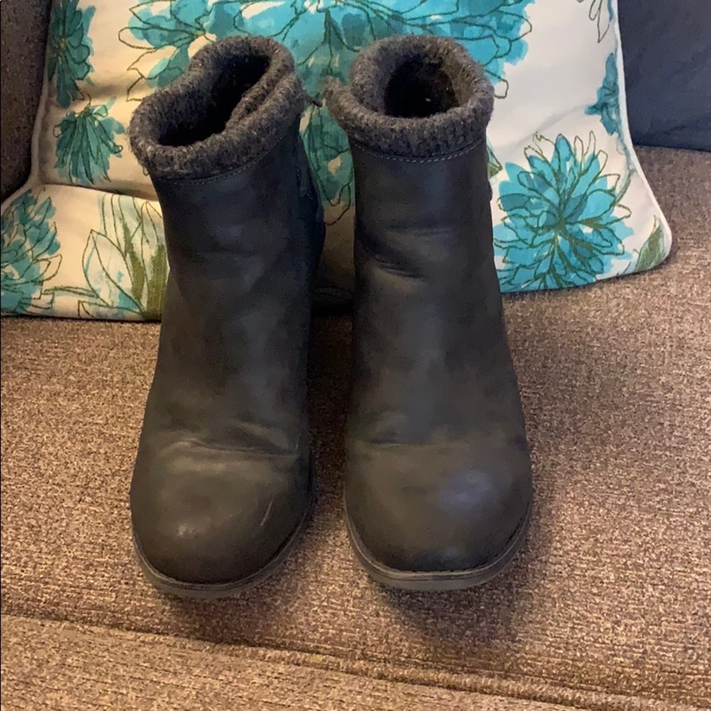 Roxy Booties - Picture 2 of 7